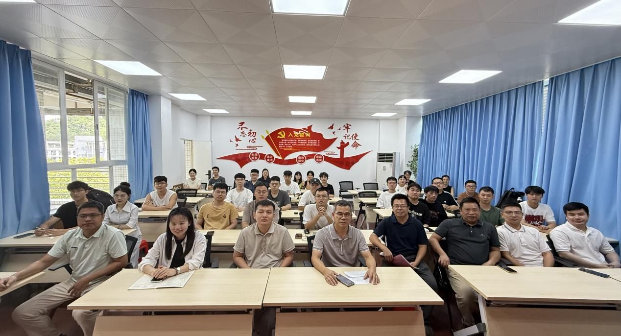 Beat365官方网站召开2025年研究生新生师生见面会