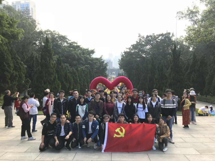 缅怀革命先烈，坚定文化自信